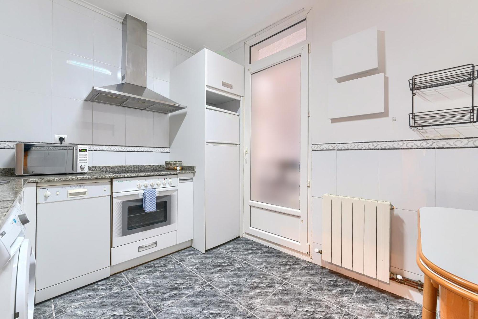 Apartamento Ayuntamiento Cerca Del Casco Viejo & Parking Bilbao Exterior foto