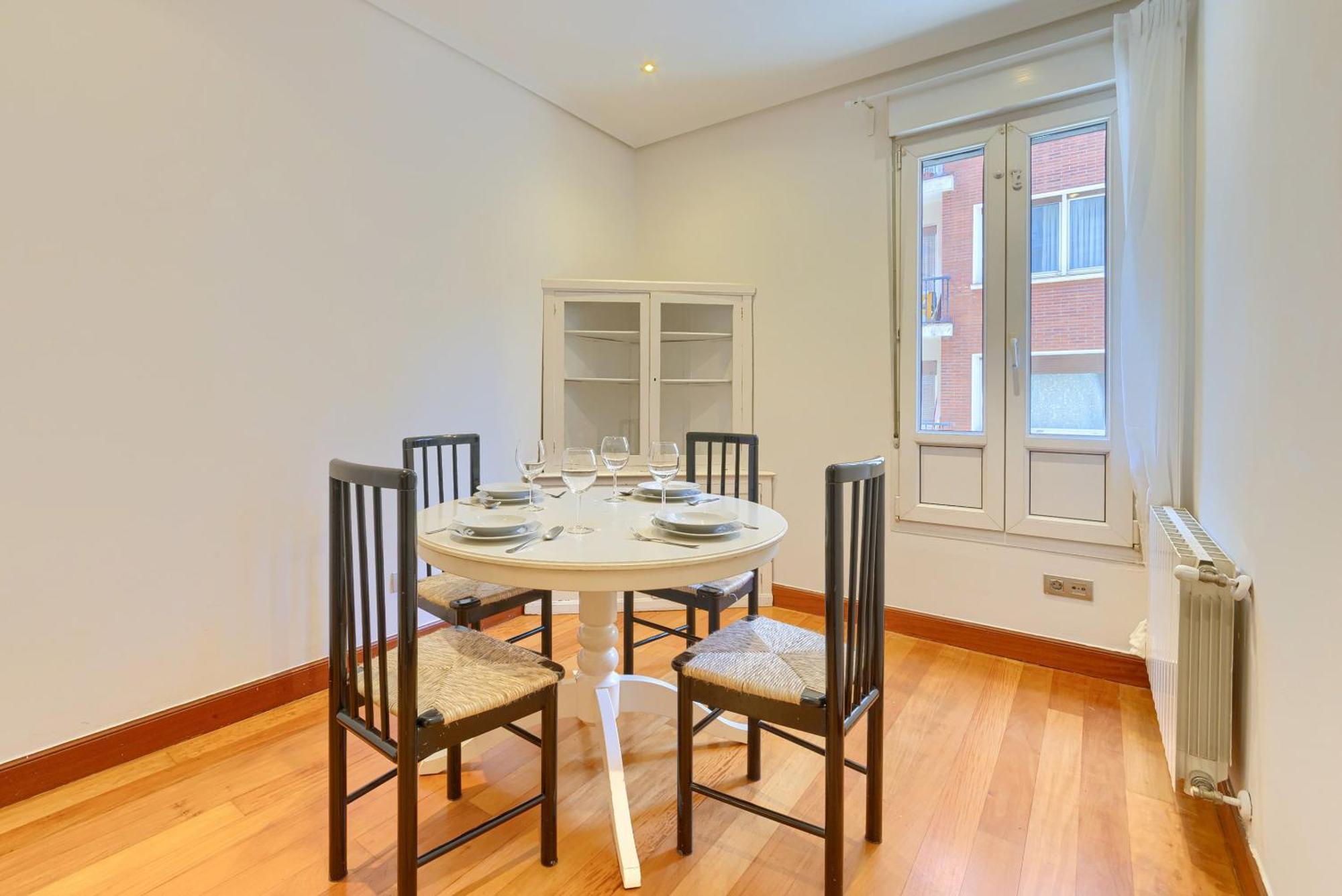 Apartamento Ayuntamiento Cerca Del Casco Viejo & Parking Bilbao Exterior foto