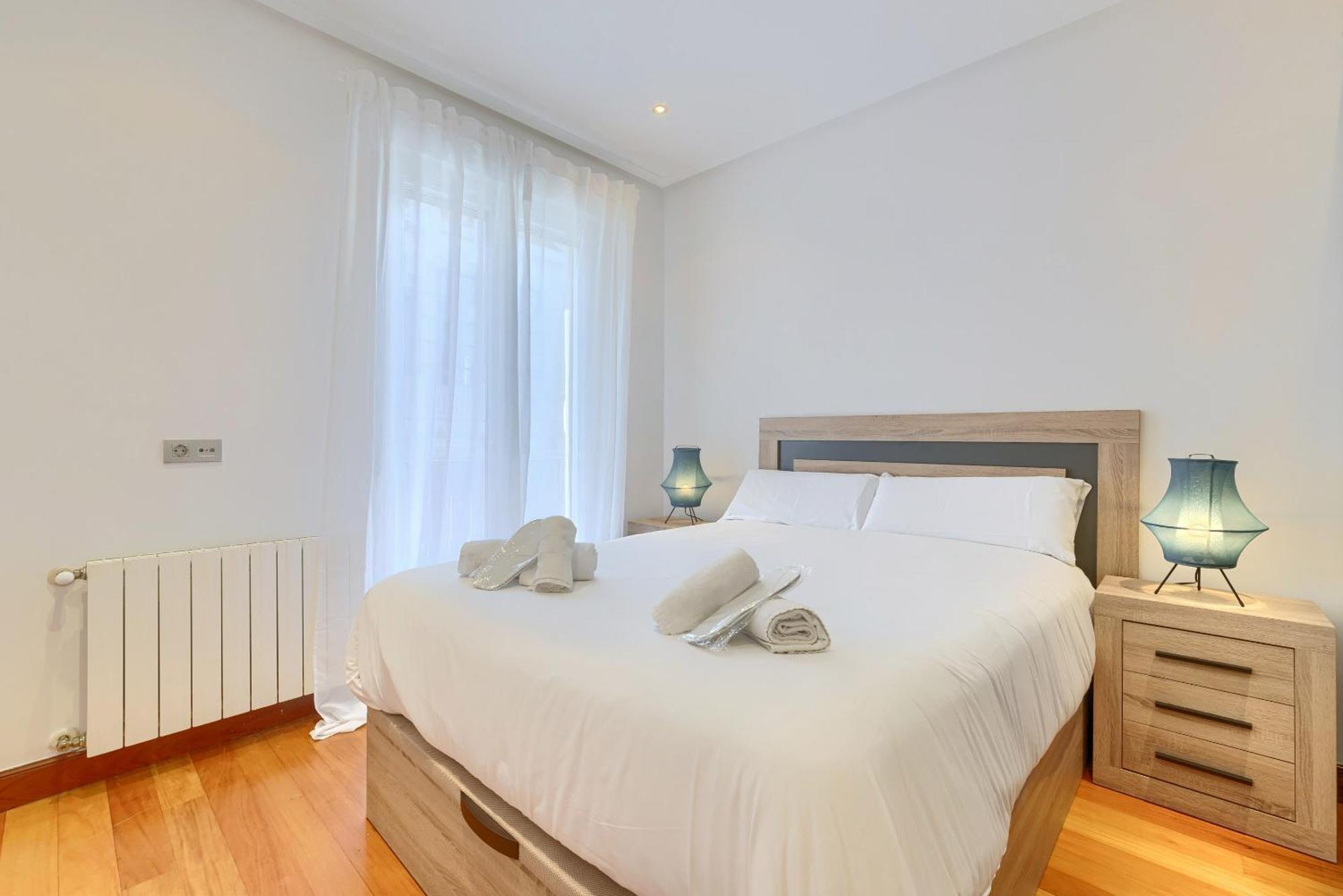 Apartamento Ayuntamiento Cerca Del Casco Viejo & Parking Bilbao Exterior foto