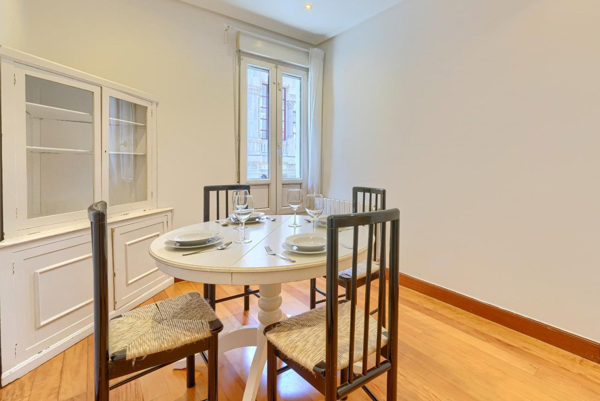 Apartamento Ayuntamiento Cerca Del Casco Viejo & Parking Bilbao Exterior foto